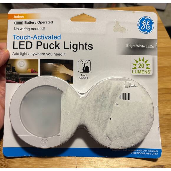 Touch activated LED Puck lights - 2 lights - Picture 1 of 2